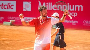 Stan Wawrinka festeja com o público português no Millennium Estoril Open
