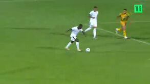 O grande golo de fora de área de Zidane Banjaqui no Ararat Armenia -Shamrock Rovers