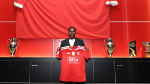 Janet Akekoromowei assina pelo Benfica