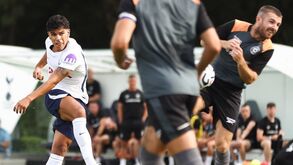 Já começa a justificar os muitos milhões que custou: Mateus Fernandes marca um golaço na estreia pelo Tottenham