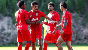 Jogadores do Santa Clara celebram