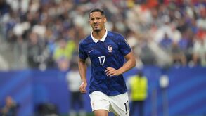 Arsenal confirma que lesão de Saliba o vai deixar de fora das quatro linhas por longo período