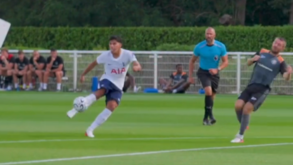 Em câmara lenta é ainda mais incrível: o golaço de Mateus Fernandes pelo Tottenham