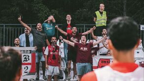 Equipa e adeptos festejaram a vitória em conjunto