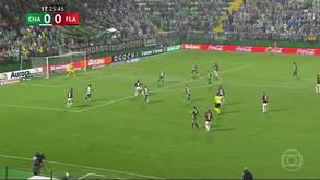 Túnel, calcanhar e dois adversários nas 'covas': o golaço de Pedro que abriu caminho à goleada do Flamengo