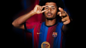 Karim Adeyemi oficializado no Barcelona