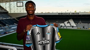 Aladji Bamba é reforço do Newcastle