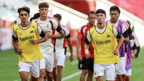 Jogadores do Benfica durante o aquecimento
