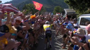 Pogacar fez história no Alpe d'Huez: «A atmosfera durante a subida foi de loucos»