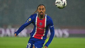 Bradley Barcola em jogo do PSG