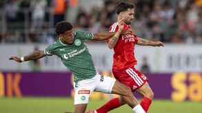 Rafa e Chima Okoroji em ação do St. Gallen-Benfica