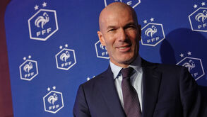 Zinedine Zidane, novo treinador da seleção francesa de futebol, em conferência de imprensa