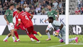 Lawrence Ati Zigi durante o St. Gallen-Benfica
