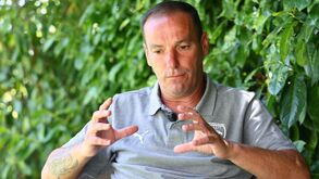Petit em entrevista durante o estágio do Santa Clara, em Penafiel