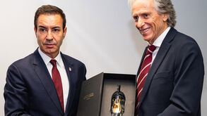 António Salvador entregou 'Gverreiro de Cristal' a Jorge Jesus 