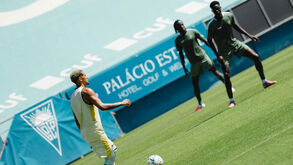 Estoril vence Mafra por 3-0 