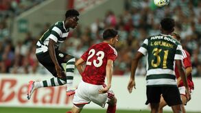 Issa Doumbia picou a bola para uma assistência já após ter faturado
