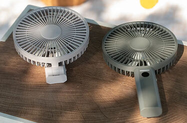 Acabaram os dias escaldantes: pegue neste ventilador portátil e refresque-se em qualquer lado!
