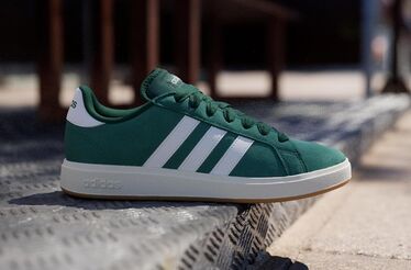 Ténis Adidas Grand Court Base verdes em promoção na Amazon