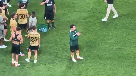 As imagens de Pote a despedir-se dos adeptos do Sporting em Alvalade