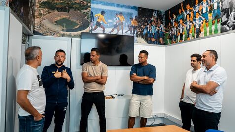 Drulovic, Fernando, Guarín e Artur, lendas do FC Porto, visitaram o Centro de Treinos e estiveram à conversa com Farioli