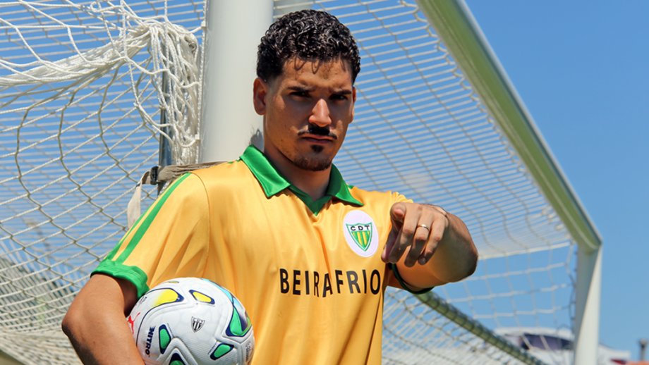 Carlão é reforço do Tondela