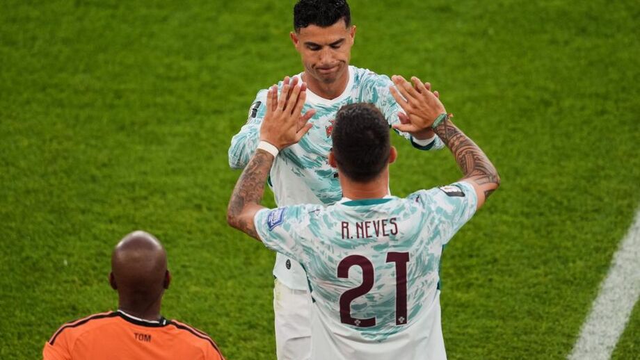 Ruben Neves rendeu Cristiano Ronlado na fase final da partida