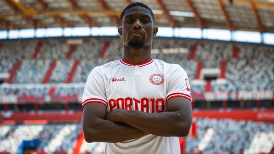Guirassy assinou por duas épocas, com mais uma de opção