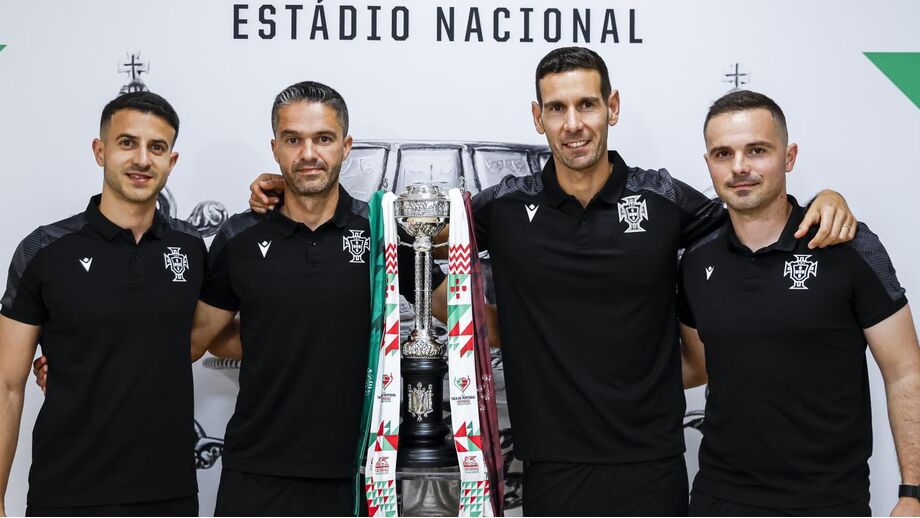 Hélder Malheiro (2.º a contar da esquerda) foi o 4.º árbitro na última final da Taça de Portugal
