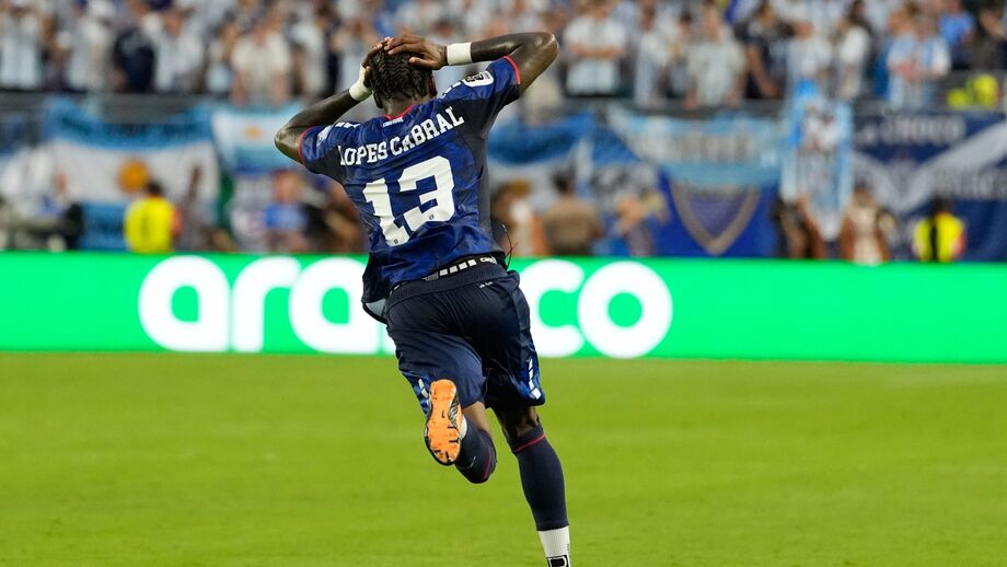 Lopes Cabral a festejar golo marcado à Argentina