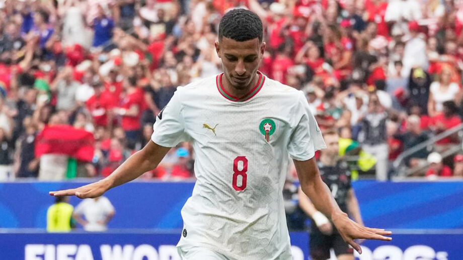 Azzedine Ounahi festeja durante o Canadá-Marrocos