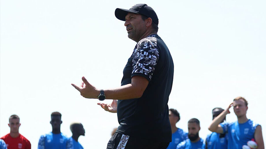 Luís Tralhão orienta o Torreense