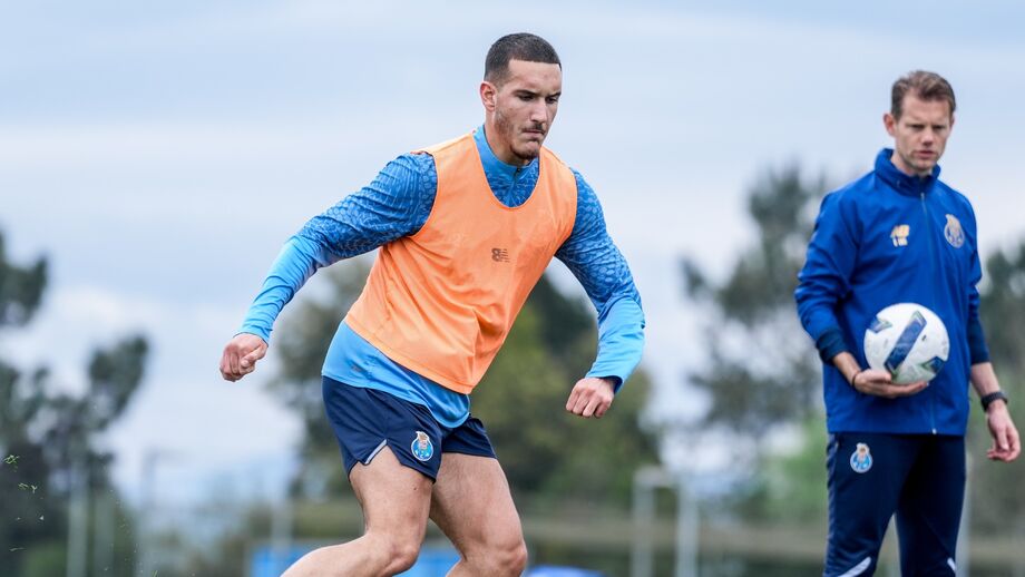 Deniz Gül durante treino no Olival