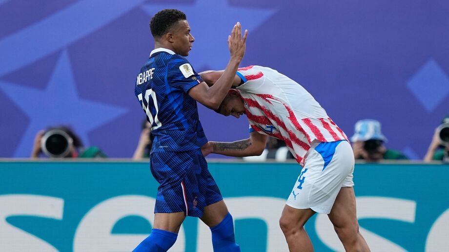 Mbappé esteve envolvido em confrontos com jogadores do Paraguai