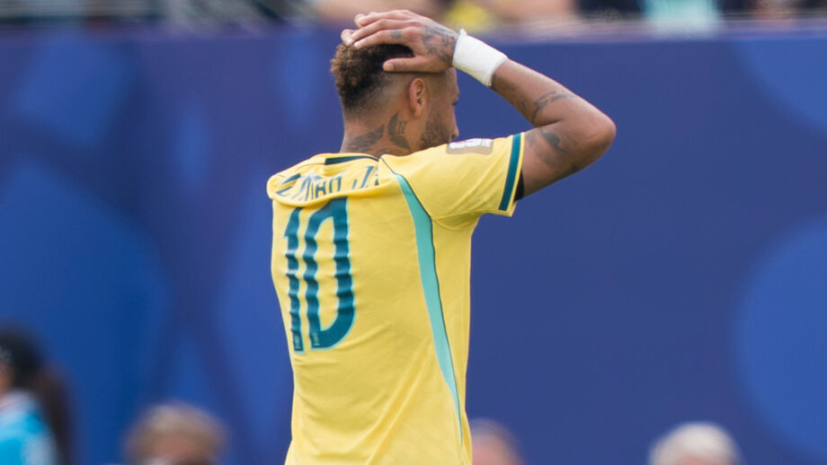 Neymar assume que chegou ao fim o seu sonho de conquistar o título de campeão do mundo pelo Brasil