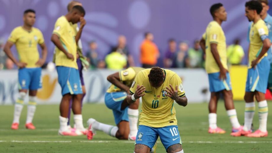 A desilusão dos jogadores portugueses após derrota com a Noruega