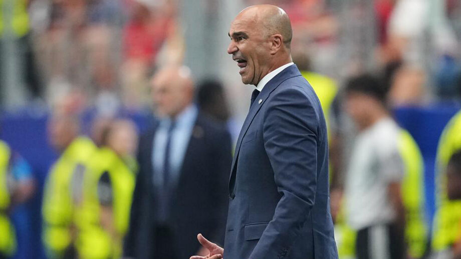 Roberto Martínez reage durante o Portugal-Espanha, dos oitavos-de-final do Mundial