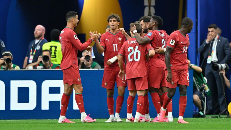 Jogadores da Seleção Nacional celebram um dos golos marcados na goleada sobre o Uzbequistão no Mundial'2026