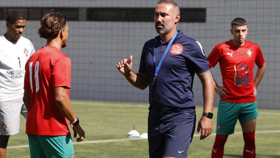 Treinador Élio Martins