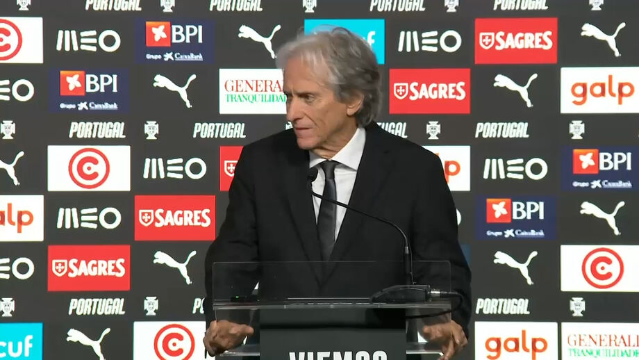 Técnico bem disposto na apresentação como novo selecionador nacional