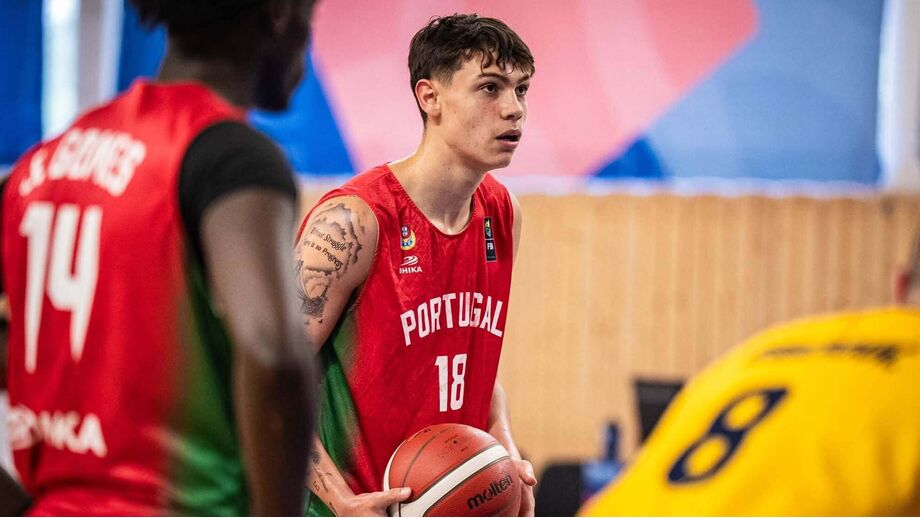 Santiago Ferreira marcou 14 pontos