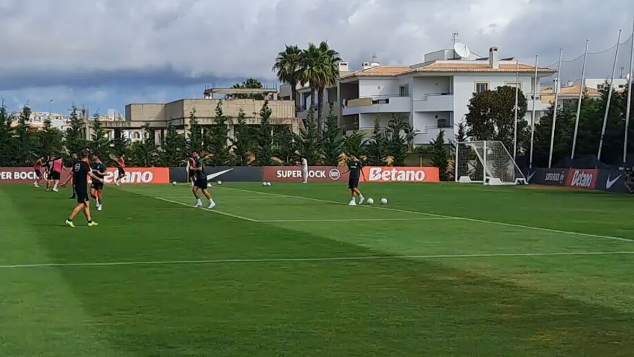 Arrancou o estágio da equipa leonina no Algarve
