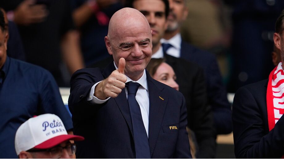 Gianni Infantino assiste a jogo do Mundial'2026