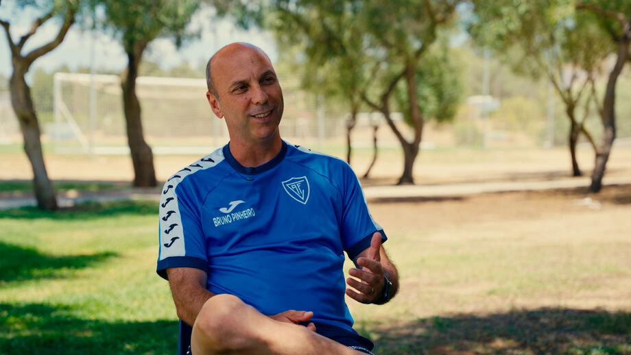 Treinador do Académico Viseu em entrevista a Record durante o estágio em Cádiz