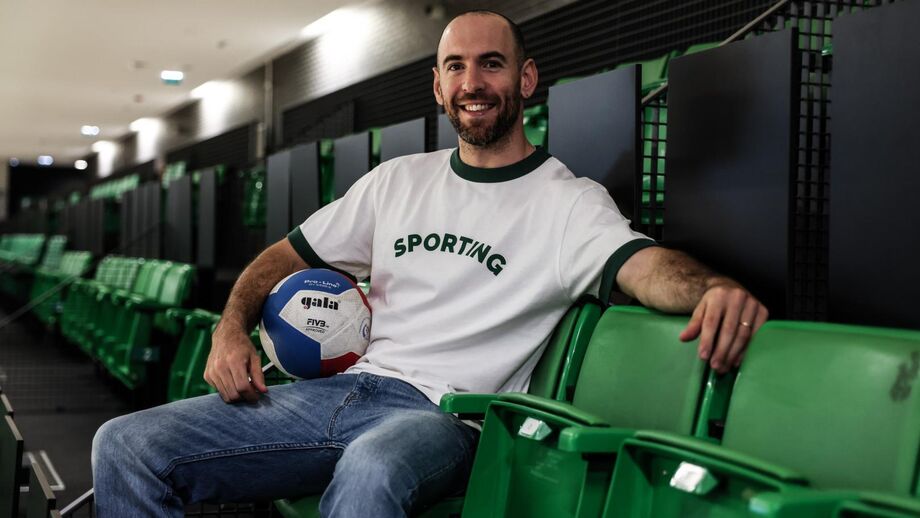Tiago Pereira renova com o Sporting