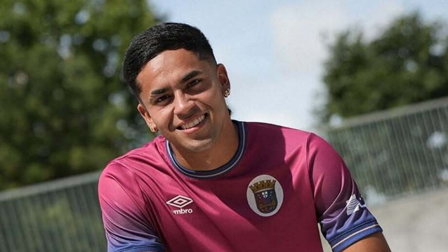 Joel Romero com as cores do Torreense