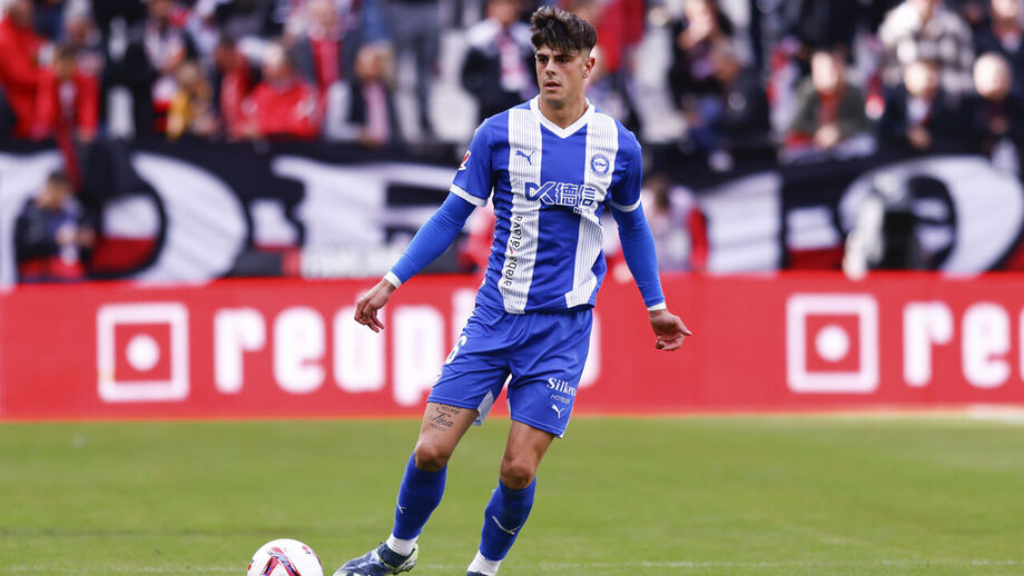 Adrián Pica ao serviço do Alavés