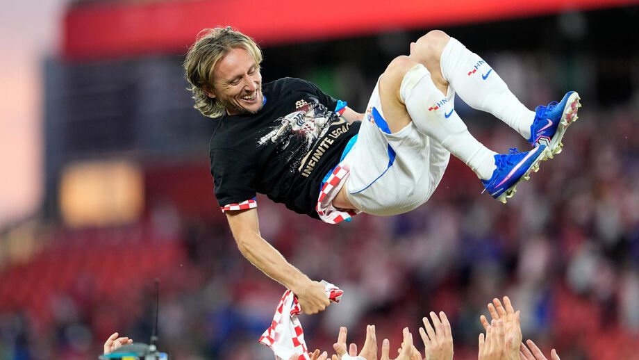 Modric pondera adiar a retirada da seleção croata