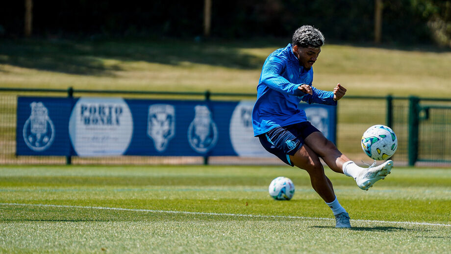 William Gomes em ação durante a preparação do FC Porto