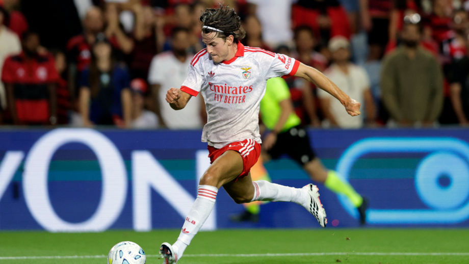 Kaminski em ação frente ao Flamengo